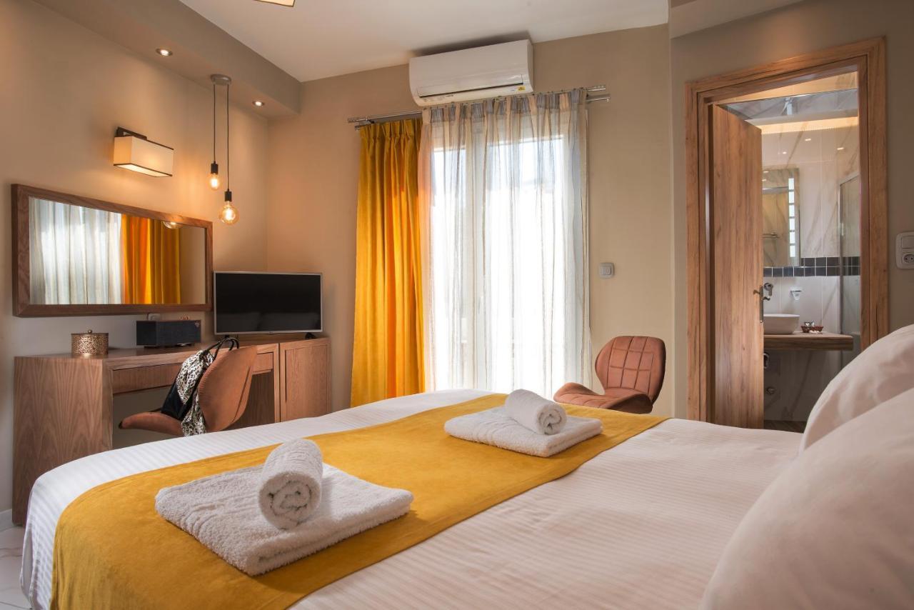 Angelica'S Deluxe Rooms In Adamas ภายนอก รูปภาพ