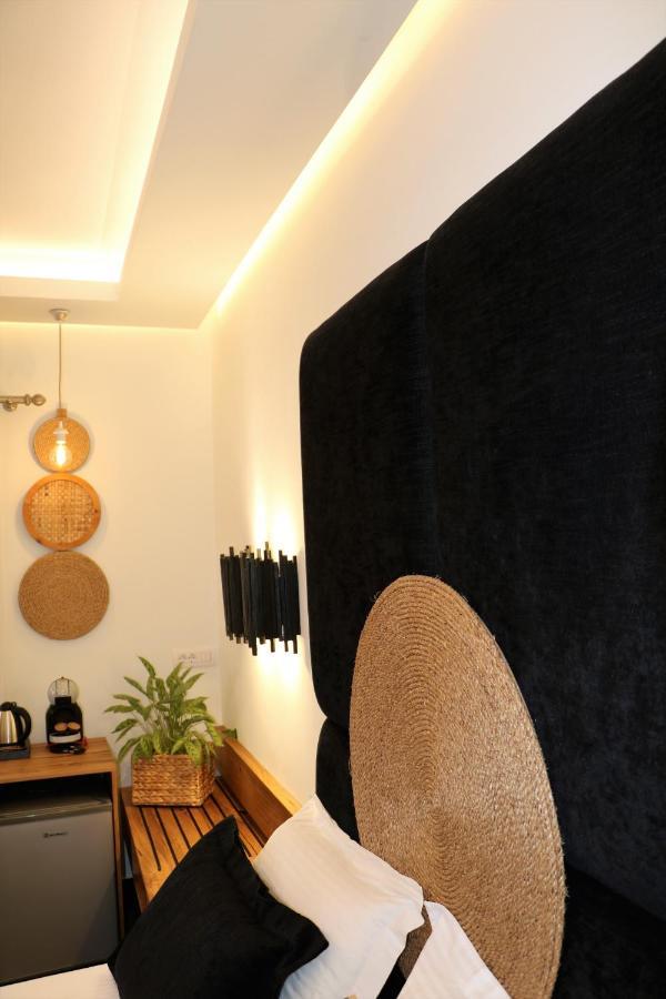 Angelica'S Deluxe Rooms In Adamas ภายนอก รูปภาพ
