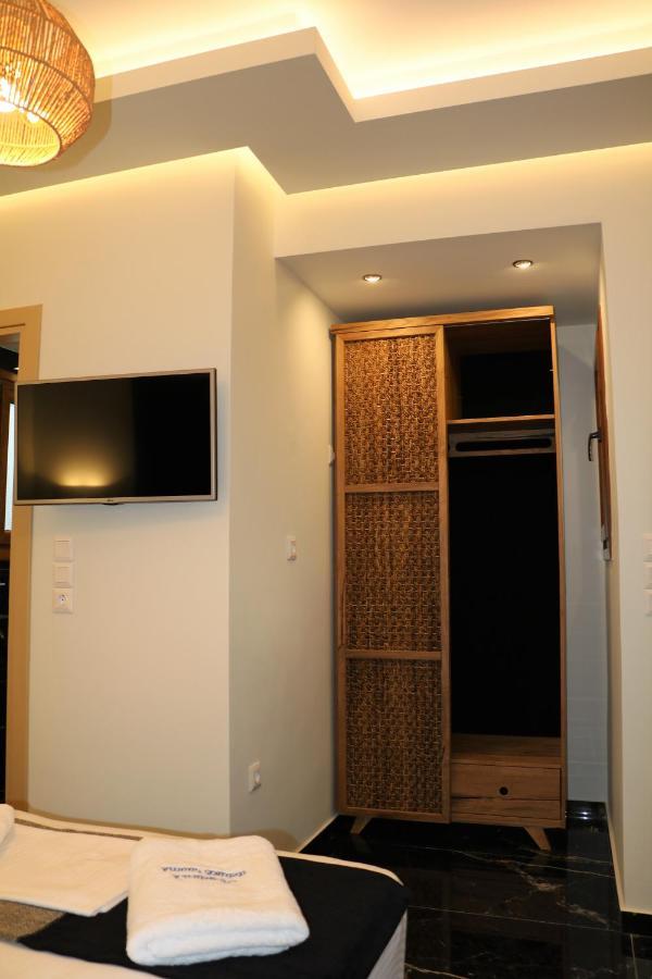 Angelica'S Deluxe Rooms In Adamas ภายนอก รูปภาพ