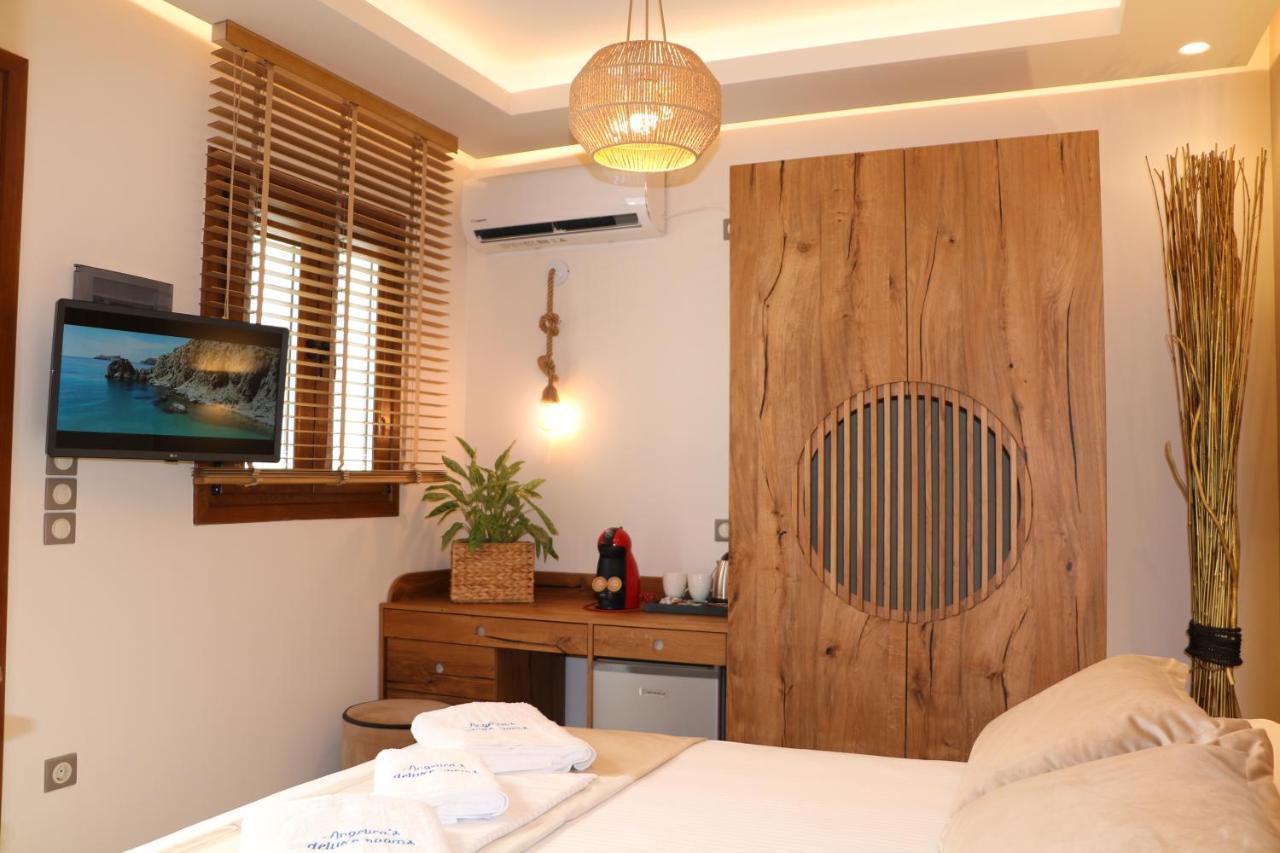 Angelica'S Deluxe Rooms In Adamas ภายนอก รูปภาพ