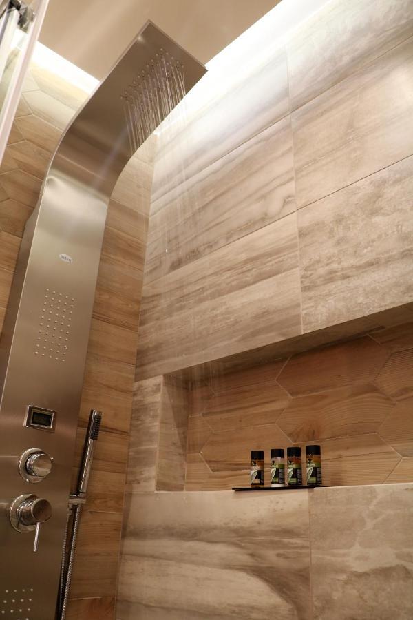 Angelica'S Deluxe Rooms In Adamas ภายนอก รูปภาพ