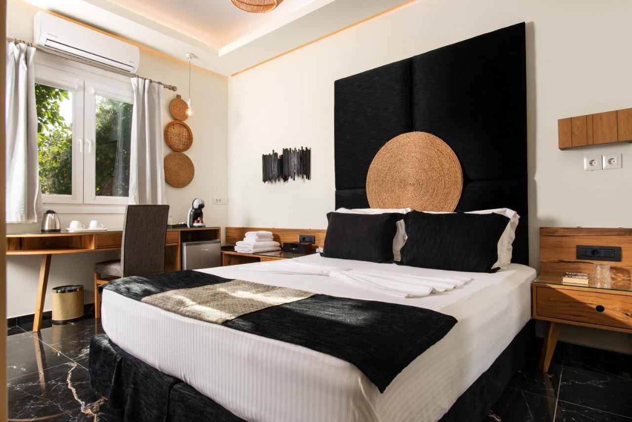 Angelica'S Deluxe Rooms In Adamas ภายนอก รูปภาพ