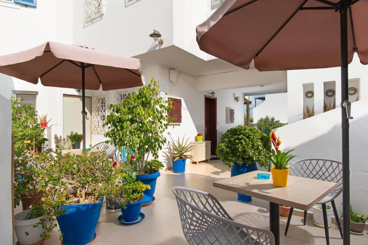 Angelica'S Deluxe Rooms In Adamas ภายนอก รูปภาพ